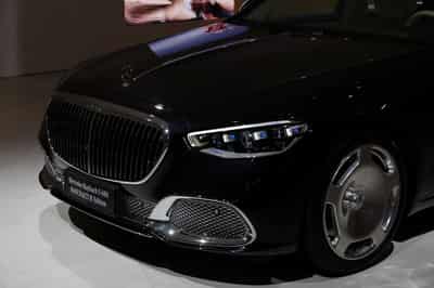 Image for Mercedes aims for up to 600,000 unit sales per year in China in mid term, CFO says