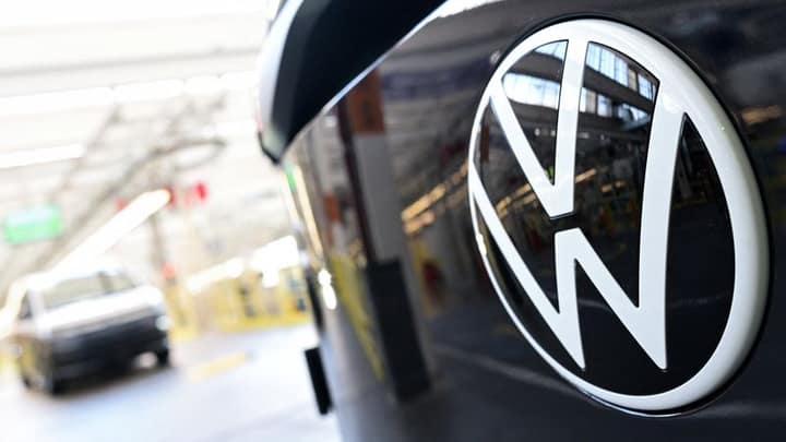 Volkswagen Forecasts Margin Recovery After Challenging 2025