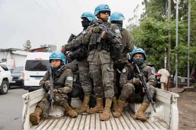 Image for Congo rebels close in on eastern city, forcing thousands to flee