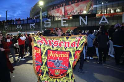Image for Soccer-Celebrations erupt in North London after Arsenal seal Premier League title