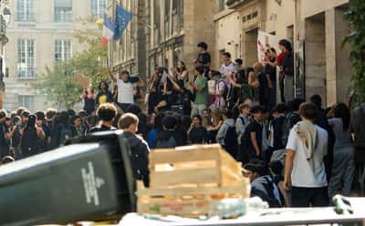 Image for France braces for day of school blockades and street protests