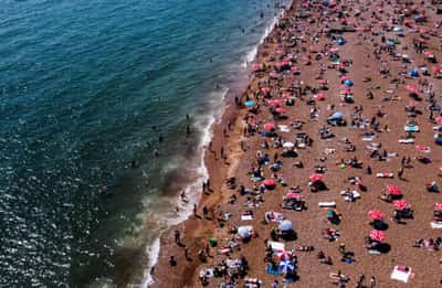 Image for Food prices squeeze consumers in June, hot weather boosts summer spending: BRC