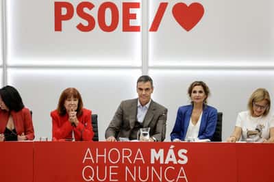 Image for Spanish conservative parties keep solid lead ahead of Nov election, polls show