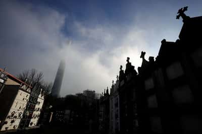 Image for EU crafts plan to give industries extra free CO2 permits this year, diplomats say