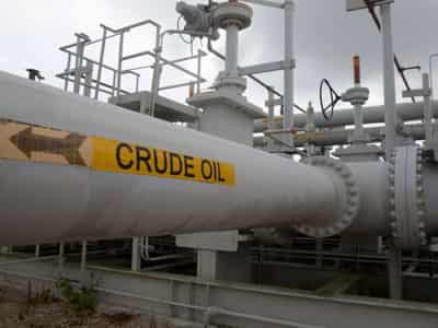 Image for Oil rebounds as market seizes on discounted prices