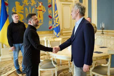 Image for Zelenskiy meets Palantir CEO as Ukraine expands use of AI in war