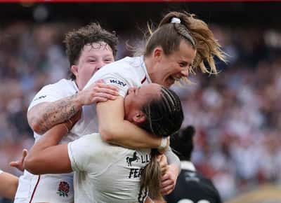Image for Rugby-Late try gives England win over New Zealand, extends unbeaten run to 41