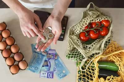 Image for Canadians Grapple with the Financial Impact of Inflation