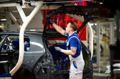 Image for German industrial output slumps, recession fears rise