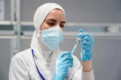 Image for Spain to give third vaccine dose to care-home residents, infections fall