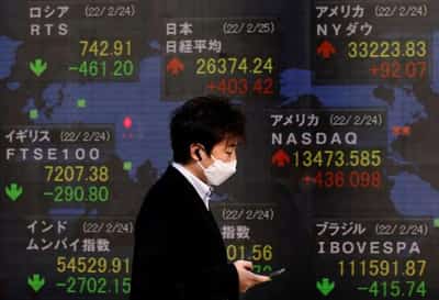 Image for Gains in stocks capped by rise in real yields, Netflix disappoints