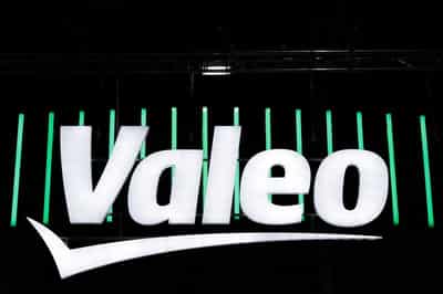 Image for Valeo posts lower sales as auto industry weakness persists