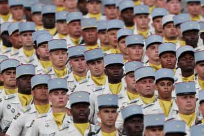 Image for France showcases 500 pro-Ukraine troops at Bastille Day