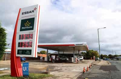 Image for Fuel pumps run dry in British cities, sowing supply chain chaos