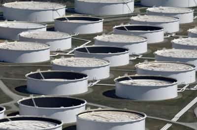Image for Oil prices dip amid flurry of weak European economic data