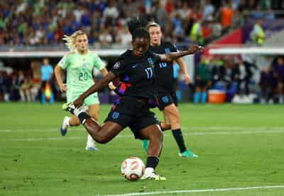 Image for Soccer-England teammates sing praises of young saviour Agyemang