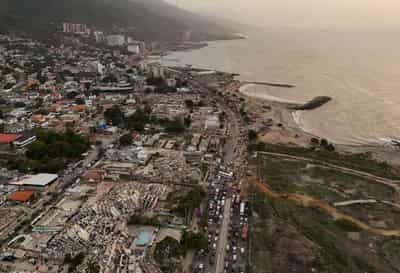 Image for Thirty-three people rescued, thousands still missing after Venezuela quakes