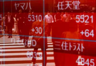 Image for Stocks gain, oil falls, traders focus on rates outlook