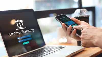Image for How banks are using AI to retain customers