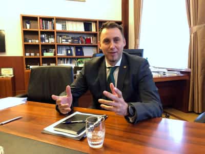 Image for Testing waters, Hungary’s central bank flags cut in top end of rate corridor