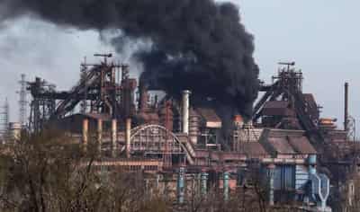 Image for Russian forces pummel Ukrainian fighters holed up in Mariupol steel plant – mayoral aide