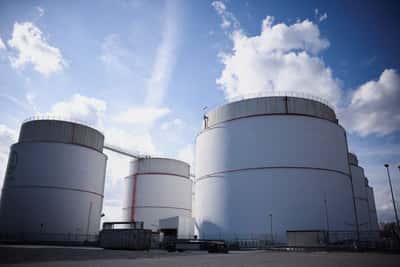 Image for Germany in talks on extending oil reserve waiver, economy ministry says