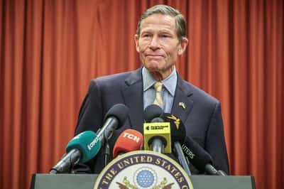 Image for US senator hopes 'sledgehammer' Russian sanctions will pass next month