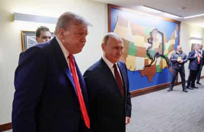 Image for Kremlin says Ukraine should withdraw troops from Donbas, and a Putin-Trump call expected soon
