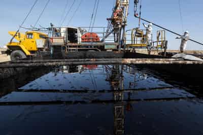 Image for Oil prices rise to five-week high on US-Iran attacks, Houthi blockade threat