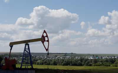 Image for Russia's oil and gas revenue set to fall by a third in May, Reuters calculations show