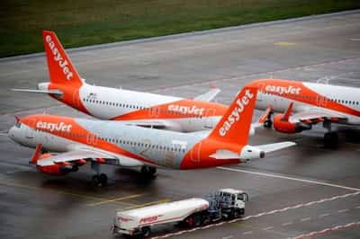 Image for EasyJet agrees to buy 56 Airbus A320neo jets