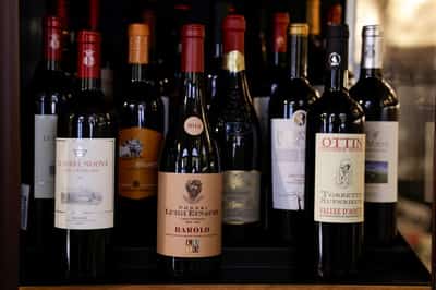 Image for US tariffs weigh on world wine trade in 2025 while consumption slips to new low