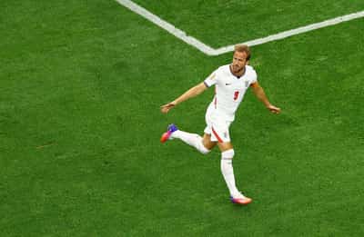 Image for Soccer-Kane says England fans' 'Wonderwall' moment ranks among his best