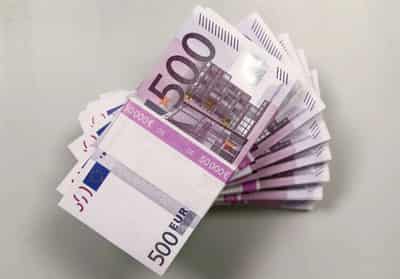 Image for Swiss franc marches higher vs struggling euro on &#8220;growth scare&#8221; concerns