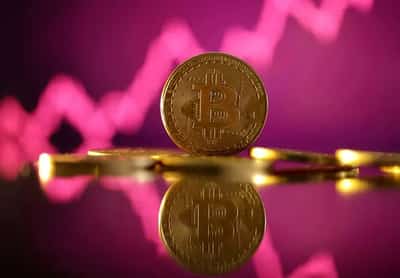 Image for Instant view: Bitcoin vaults above $100,000