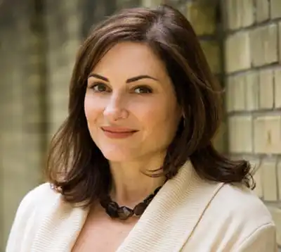 Clare Flynn Levy 