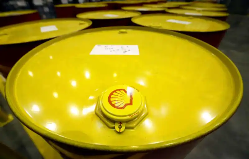 Image for Shell&#8217;s profit slumps in 2020 as the pandemic bites