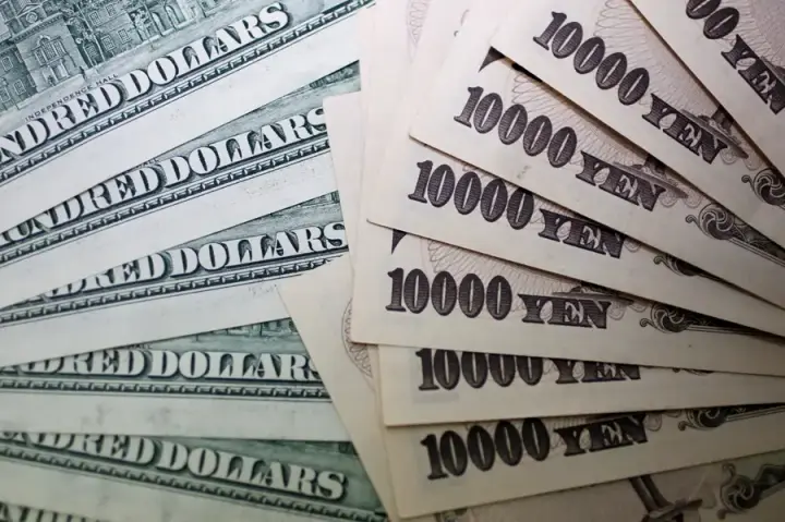 Image for Yen under pressure after Japan election