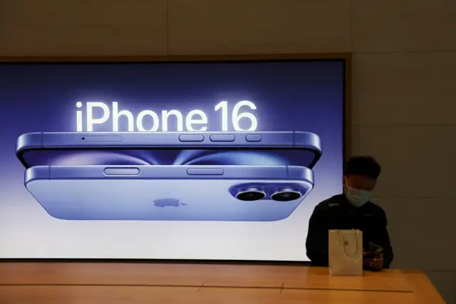 Image for Apple set for biggest revenue jump in two years on iPhone demand in China