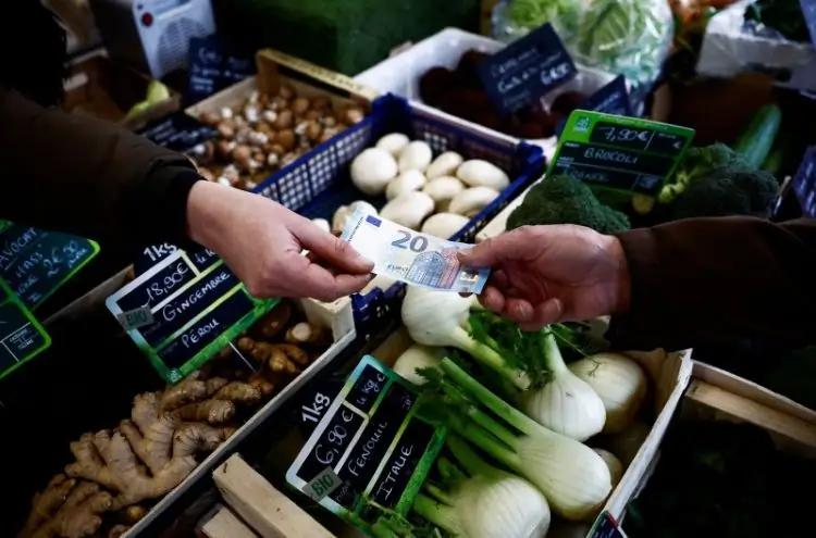 Image for Euro zone productivity growth remains weak in Q3, data shows