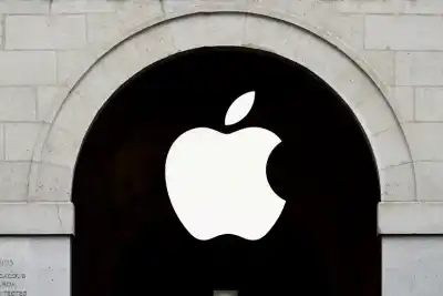 Image for Apple approaches $4 trillion valuation as investors bet on AI momentum