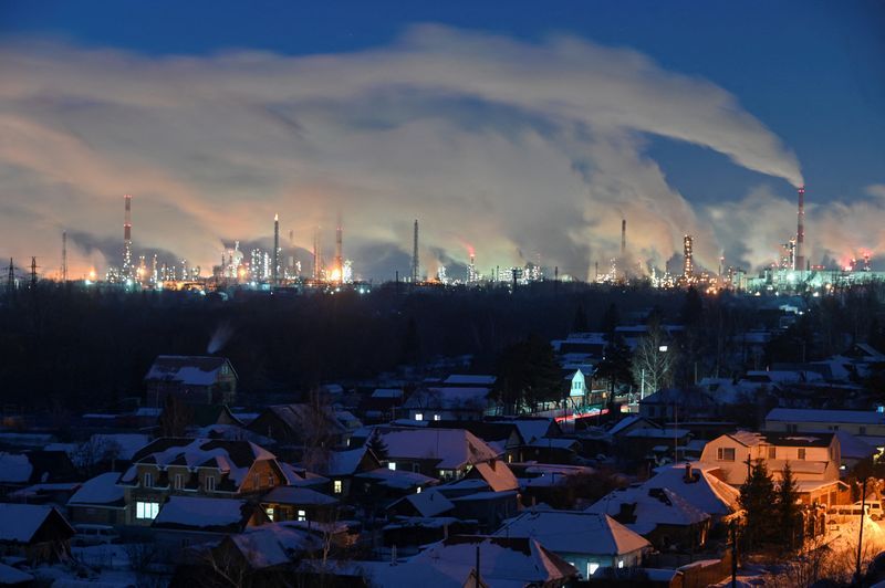 Image for Russian government to discuss gasoline exports ban next week, sources say
