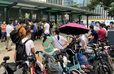Image for As China Evergrande&#8217;s debt crisis deepens, unpaid small business owners speak of despair