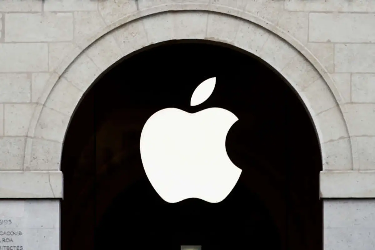 Image for Wall Street expects near-record iPhone sales despite delay, shut Apple stores