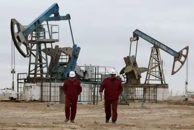 Image for Oil jumps 4% on tight supply, prospects of new Russia sanctions