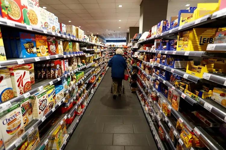 Image for German consumer sentiment tumbles on job cut fears, survey shows