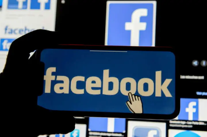 Image for At F8, Facebook rolls out business messaging changes in e-commerce push