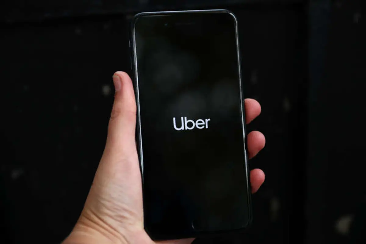 Image for British watchdog probing Uber-Autocab deal over competition concerns