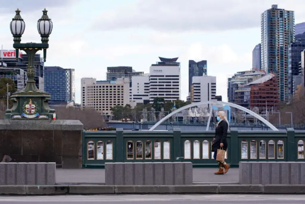 Image for Locked-down Melbourne beefs up security as COVID-19 protesters gather