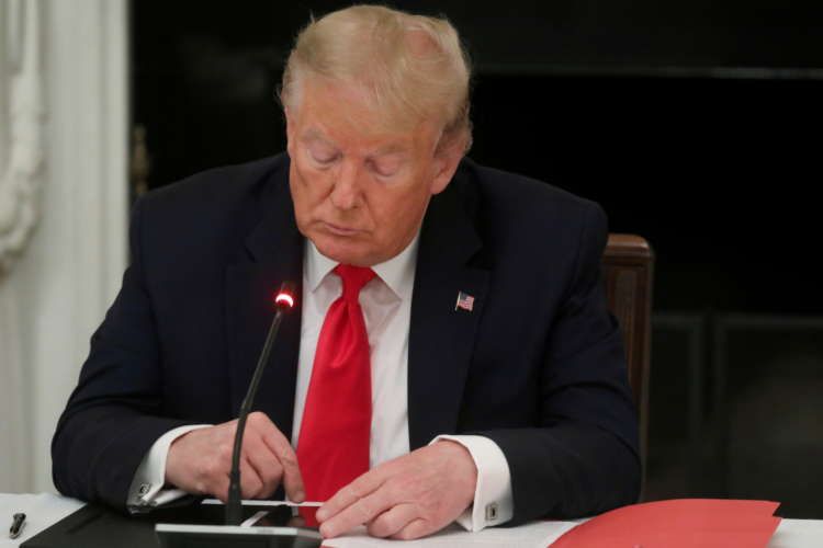 Image for Twitter hears from record respondents over world leader rules